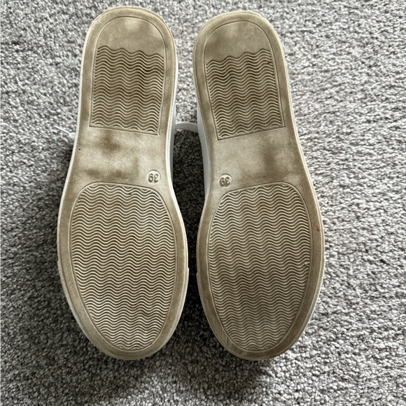 SHEIN White and Gold Chain Accent Sneakers - Picture 8 of 8